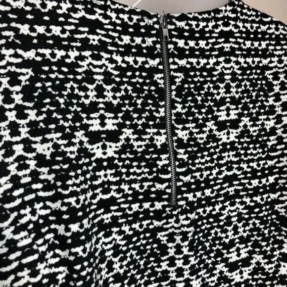 CASUAL COUTURE BY GREEN ENVELOPE 3/4 SLEEVE BLACK/WHITE BACK ZIP TUNIC MEDIUM - Picture 6 of 7